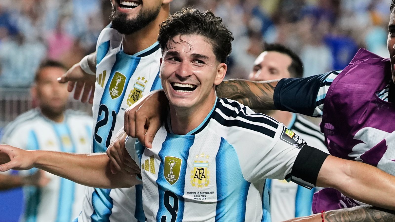 2026年世界杯:阿根廷3-1瑞士(加时赛):朱利安·阿尔瓦雷斯的精彩进球助力与英格兰的半决赛